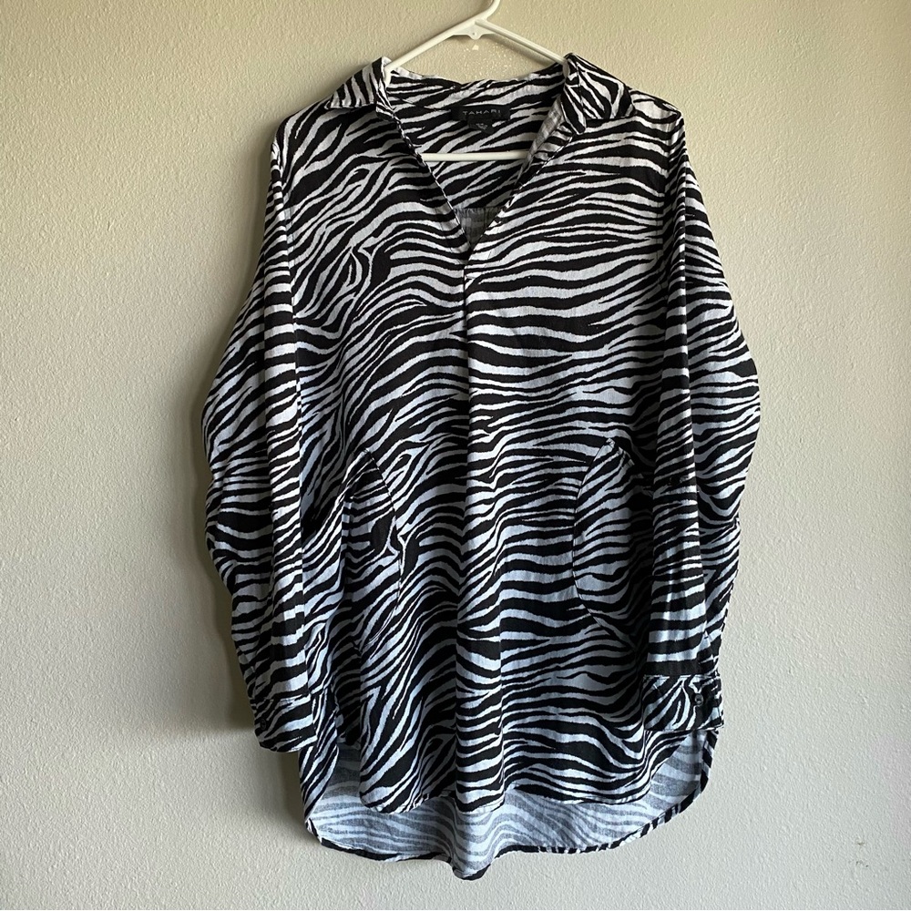 Tahari Zebra Print Roll Tab Long Sleeve Tunic with Pockets Size Medium